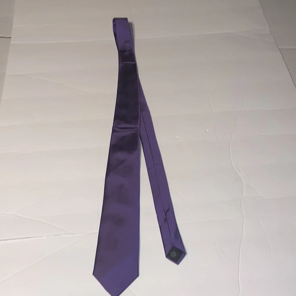 Michael Kors 100% silk purple neck tie.